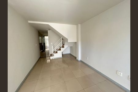 Casa para alugar com 67m², 2 quartos e 1 vagaSala