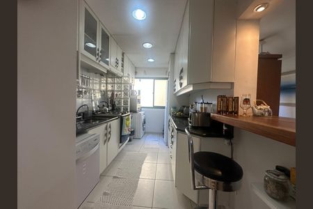Apartamento à venda com 75m², 2 quartos e 1 vaga Apartamento à venda com 75m², 2 quartos e 1 vagaCozinha