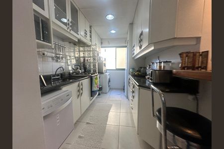 Apartamento à venda com 75m², 2 quartos e 1 vaga Apartamento à venda com 75m², 2 quartos e 1 vagaCozinha