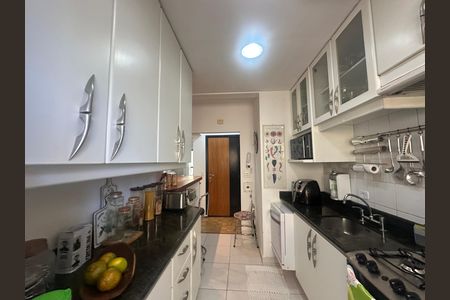 Apartamento à venda com 75m², 2 quartos e 1 vaga Apartamento à venda com 75m², 2 quartos e 1 vagaCozinha