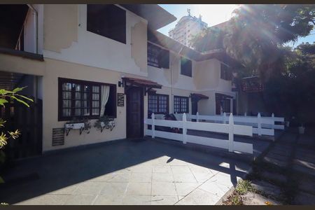 Casa de condomínio à venda com 100m², 3 quartos e 5 vagas Casa de condomínio à venda com 100m², 3 quartos e 5 vagasGaragem
