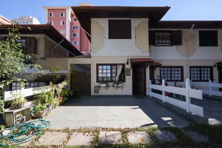 Casa de condomínio à venda com 100m², 3 quartos e 5 vagas Casa de condomínio à venda com 100m², 3 quartos e 5 vagasGaragem