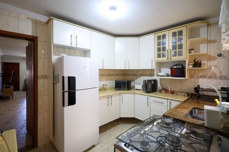 Casa de condomínio à venda com 100m², 3 quartos e 5 vagas Casa de condomínio à venda com 100m², 3 quartos e 5 vagasCozinha