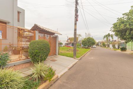 Vista da Rua de casa à venda com 2 quartos, 92m² em São José, Canoas