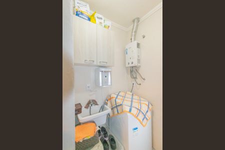 Área de serviço de casa à venda com 2 quartos, 92m² em São José, Canoas