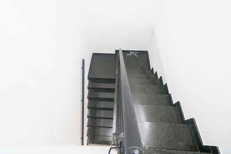 Escada de casa à venda com 3 quartos, 92m² em Vila Pires, Santo André