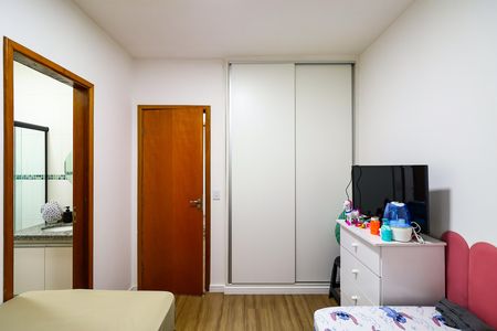 Casa à venda com 125m², 2 quartos e 1 vaga