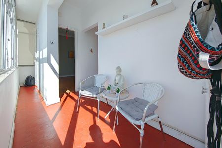 Apartamento à venda com 180m², 4 quartos e sem vaga Apartamento à venda com 180m², 4 quartos e sem vagaVaranda