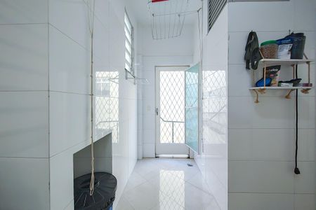 Apartamento à venda com 180m², 4 quartos e sem vaga Apartamento à venda com 180m², 4 quartos e sem vagaÁrea de Serviço