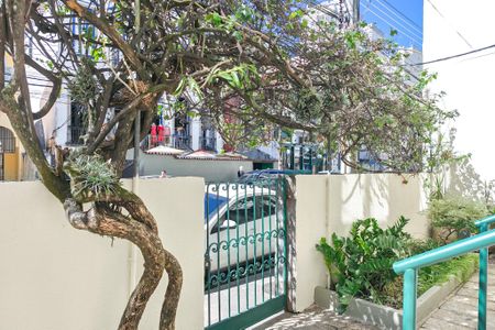 Apartamento à venda com 180m², 4 quartos e sem vaga Apartamento à venda com 180m², 4 quartos e sem vagaEntrada