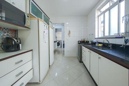Apartamento à venda com 180m², 4 quartos e sem vaga Apartamento à venda com 180m², 4 quartos e sem vagaCozinha
