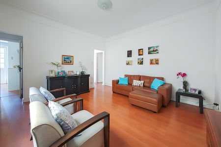 Apartamento à venda com 180m², 4 quartos e sem vaga Apartamento à venda com 180m², 4 quartos e sem vagaSala