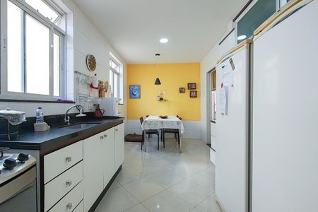 Apartamento à venda com 180m², 4 quartos e sem vaga Apartamento à venda com 180m², 4 quartos e sem vagaCozinha