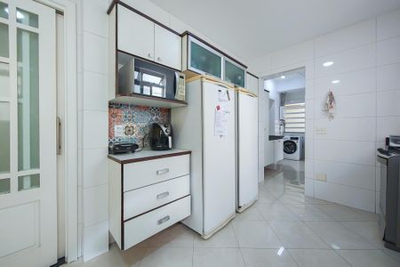 Apartamento à venda com 180m², 4 quartos e sem vaga Apartamento à venda com 180m², 4 quartos e sem vagaCozinha