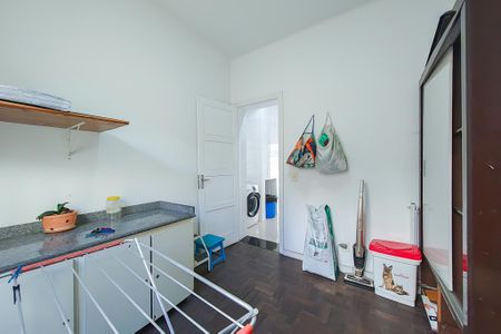 Apartamento à venda com 180m², 4 quartos e sem vaga Apartamento à venda com 180m², 4 quartos e sem vagaQuarto de Serviço