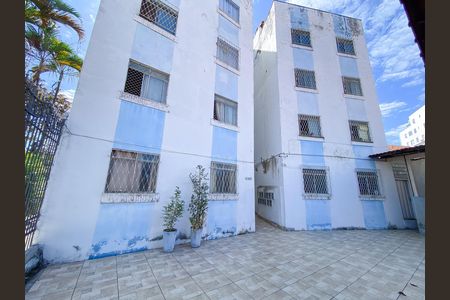 Apartamento para alugar com 55m², 2 quartos e 1 vaga Apartamento para alugar com 55m², 2 quartos e 1 vagaFachada