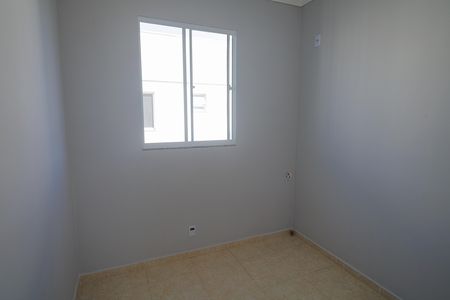 Quarto 1 de apartamento para alugar com 2 quartos, 44m² em Cosmos, Rio de Janeiro