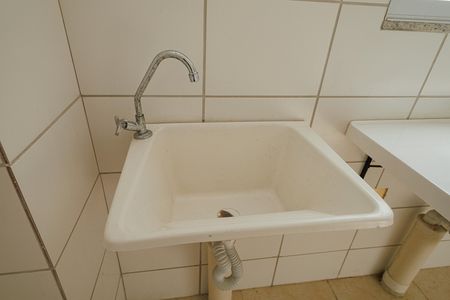 Área de Serviço de apartamento para alugar com 2 quartos, 44m² em Cosmos, Rio de Janeiro