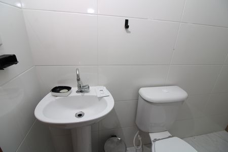banheiro de apartamento para alugar com 2 quartos, 40m² em Vila Lais, São Paulo