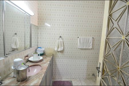 Casa à venda com 296m², 4 quartos e 1 vaga Casa à venda com 296m², 4 quartos e 1 vagaBanheiro 1