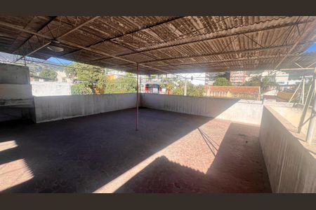 Casa à venda com 296m², 4 quartos e 1 vaga Casa à venda com 296m², 4 quartos e 1 vagaTerraço
