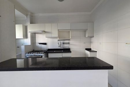 Cozinha de apartamento para alugar com 2 quartos, 69m² em Boqueirão, Praia Grande