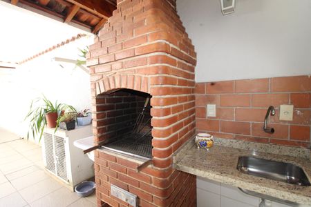 Casa à venda com 160m², 4 quartos e 3 vagasQuintal
