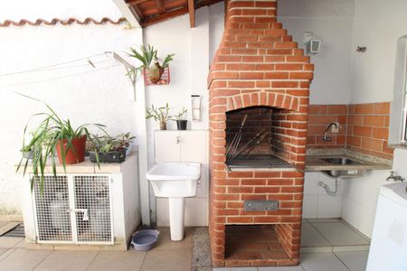 Casa à venda com 160m², 4 quartos e 3 vagasQuintal