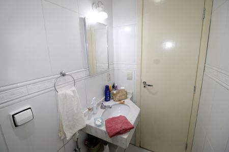Casa à venda com 160m², 4 quartos e 3 vagasBanheiro 1