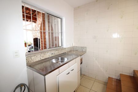 Casa à venda com 160m², 4 quartos e 3 vagasSala 2