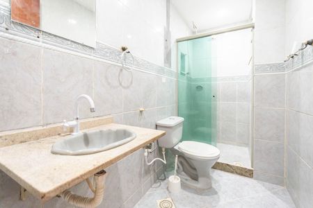 Banheiro de casa para alugar com 1 quarto, 50m² em Benfica, Rio de Janeiro