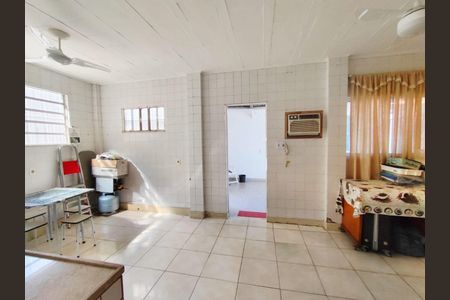Casa à venda com 197m², 4 quartos e 2 vagas