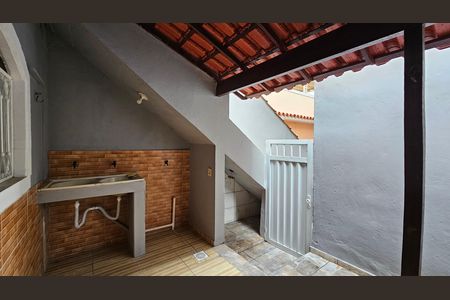 Área de serviço de casa para alugar com 2 quartos, 90m² em São Benedito, Nova Iguaçu