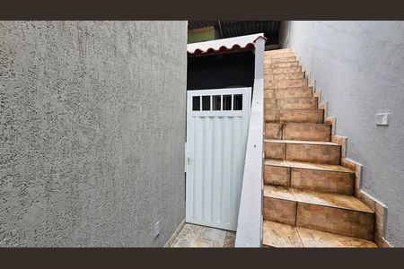 Acesso de casa para alugar com 2 quartos, 90m² em São Benedito, Nova Iguaçu