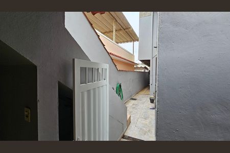 Acesso de casa para alugar com 2 quartos, 90m² em São Benedito, Nova Iguaçu