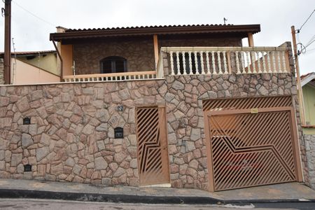 fachada da casa de casa à venda com 3 quartos, 170m² em Jardim Pacaembu, Jundiaí
