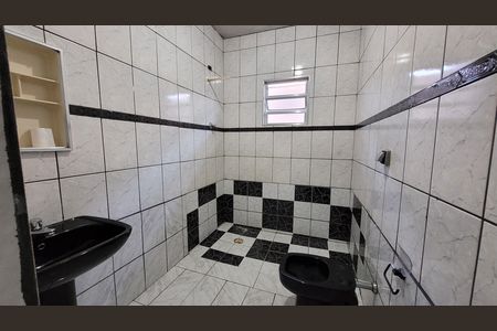 Casa para alugar com 100m², 2 quartos e 1 vaga Casa para alugar com 100m², 2 quartos e 1 vagaBanheiro