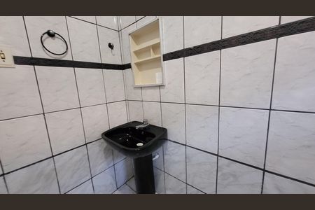 Casa para alugar com 100m², 2 quartos e 1 vaga Casa para alugar com 100m², 2 quartos e 1 vagaBanheiro