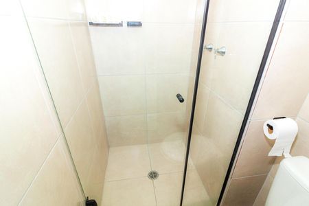 Banheiro de apartamento à venda com 2 quartos, 46m² em Jardim Santo Antoninho, São Paulo