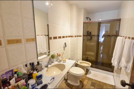 Banheiro de apartamento para alugar com 2 quartos, 85m² em Tijuca, Rio de Janeiro