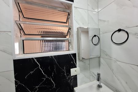 Banheiro de casa para alugar com 1 quarto, 30m² em Tamanduateí 8, Santo André