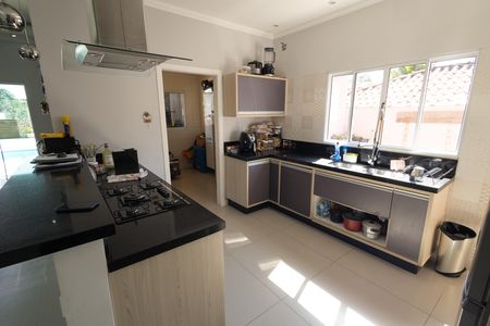 Casa para alugar com 3 quartos, 310m² em Veraneio Ijal, Jacareí