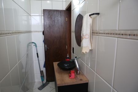 Casa de condomínio à venda com 100m², 2 quartos e 1 vagaBanheiro 2