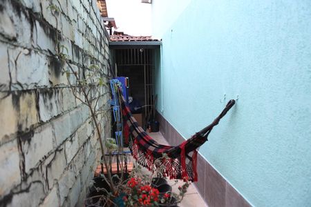 Casa de condomínio à venda com 100m², 2 quartos e 1 vagaQuintal