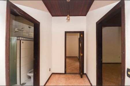 Corredor de casa para alugar com 3 quartos, 282m² em Chácara Inglesa, São Paulo