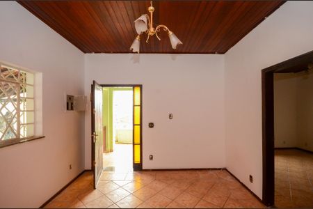 Casa para alugar com 3 quartos, 282m² em Chácara Inglesa, São Paulo