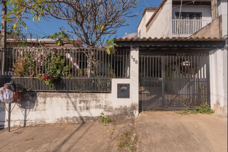 Fachada de casa à venda com 2 quartos, 144m² em Núcleo Residencial Nossa Senhora Aparecida, Campinas