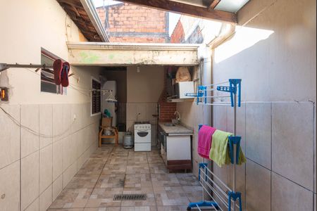 Quintal de casa à venda com 2 quartos, 144m² em Núcleo Residencial Nossa Senhora Aparecida, Campinas
