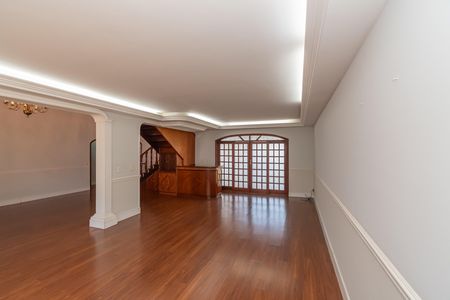 Casa para alugar com 400m², 3 quartos e 2 vagas Casa para alugar com 400m², 3 quartos e 2 vagasSala de TV