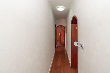 Casa para alugar com 400m², 3 quartos e 2 vagas Casa para alugar com 400m², 3 quartos e 2 vagasCorredor